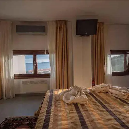 Athos - Luxury Seaside Komitsa